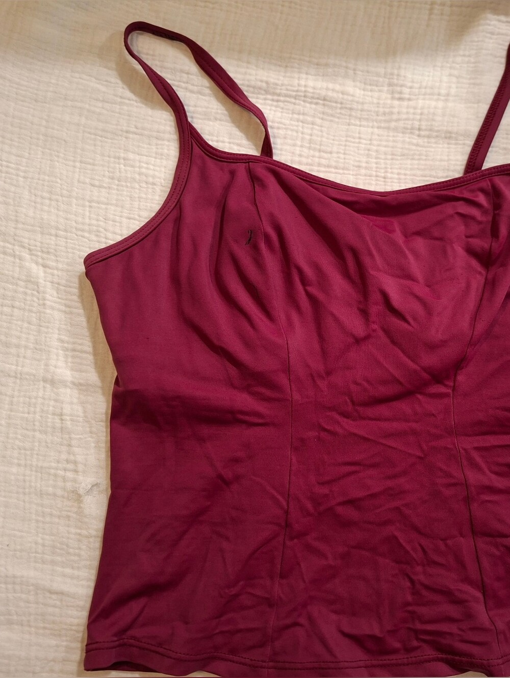 Women’s Slim Fit Spaghetti Strap Tank Top - Burgundy With Built In Bra